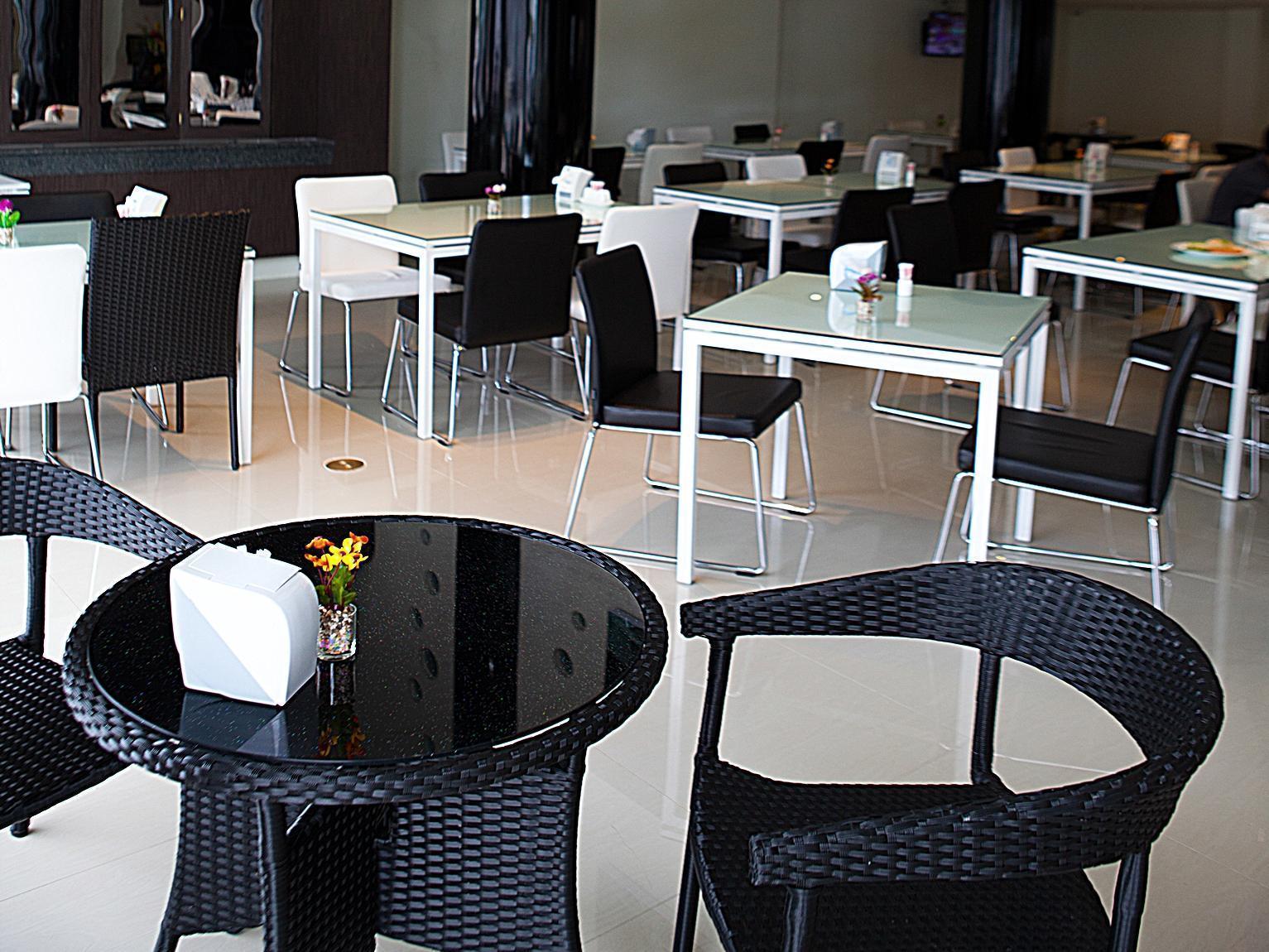 Md Grand Hotel Nakhon Накхонситхаммарат Экстерьер фото