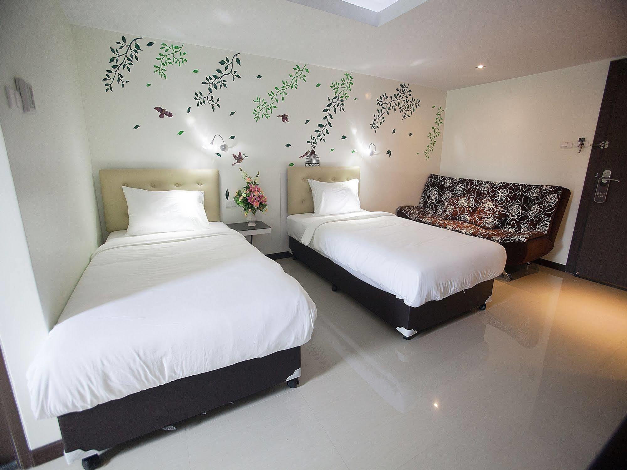 Md Grand Hotel Nakhon Накхонситхаммарат Экстерьер фото