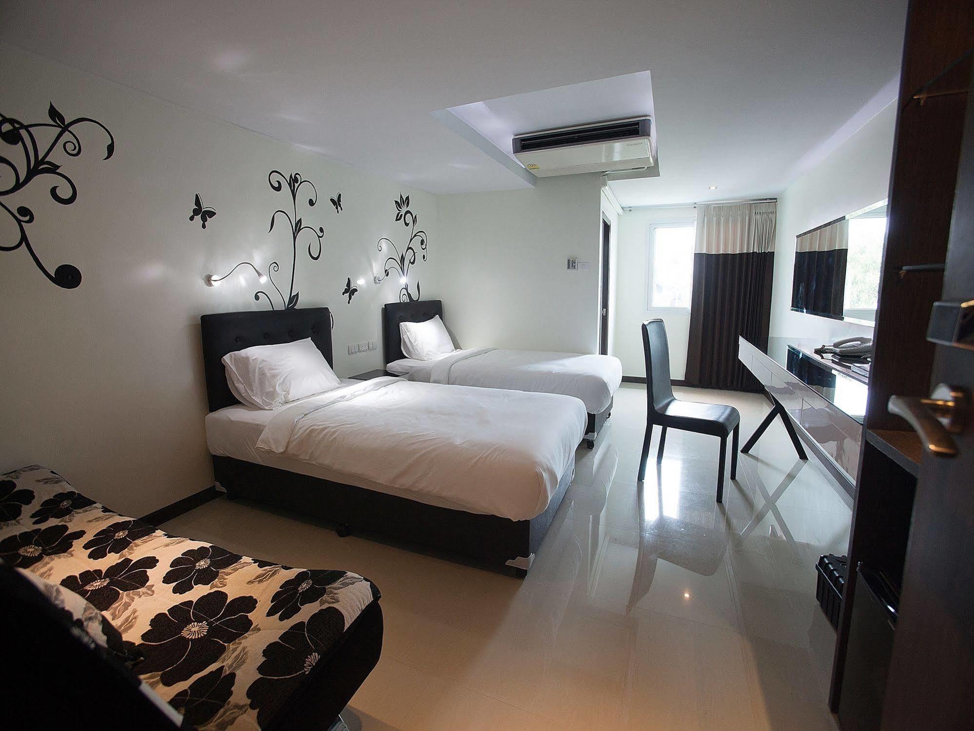 Md Grand Hotel Nakhon Накхонситхаммарат Экстерьер фото
