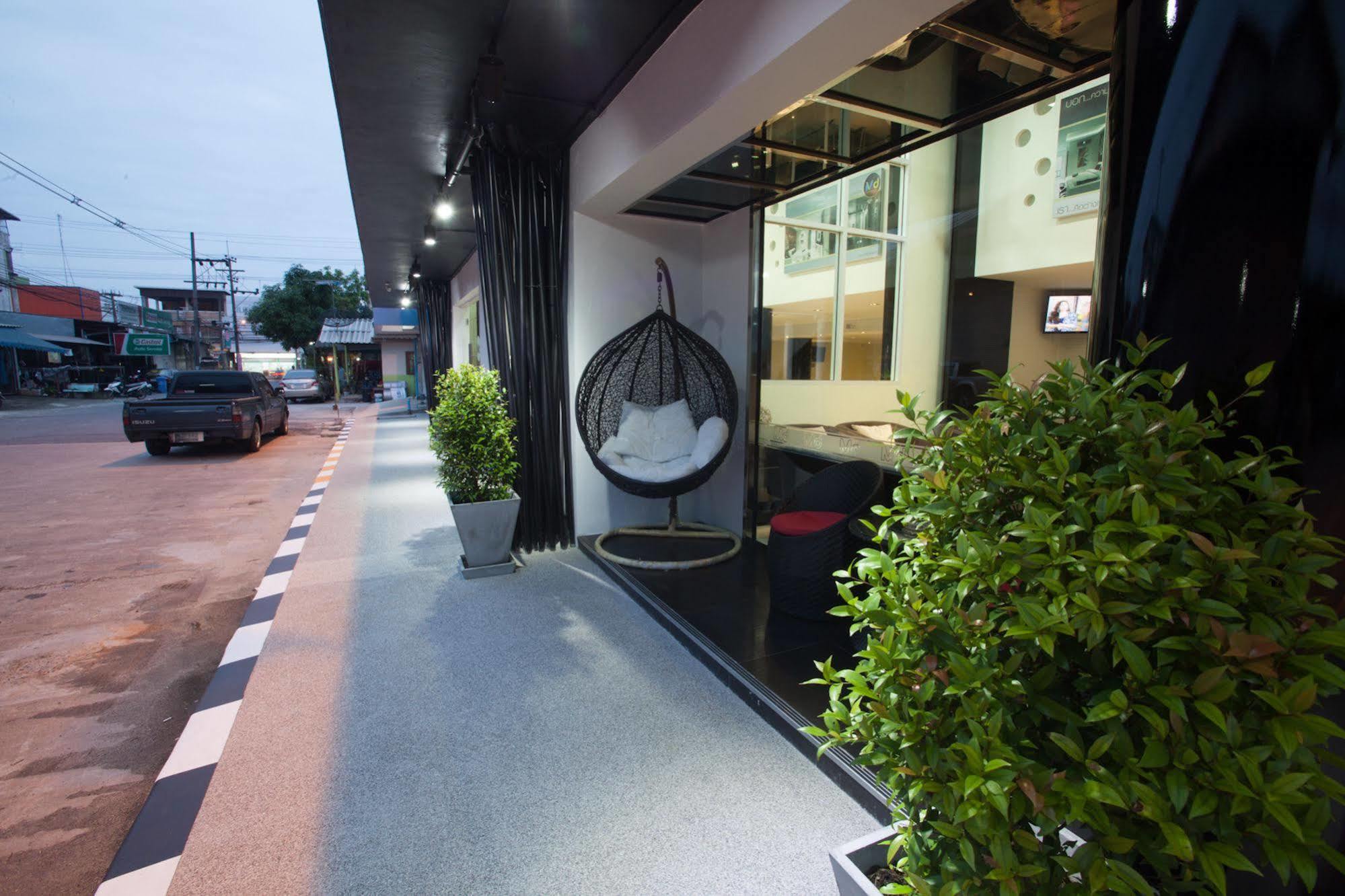 Md Grand Hotel Nakhon Накхонситхаммарат Экстерьер фото